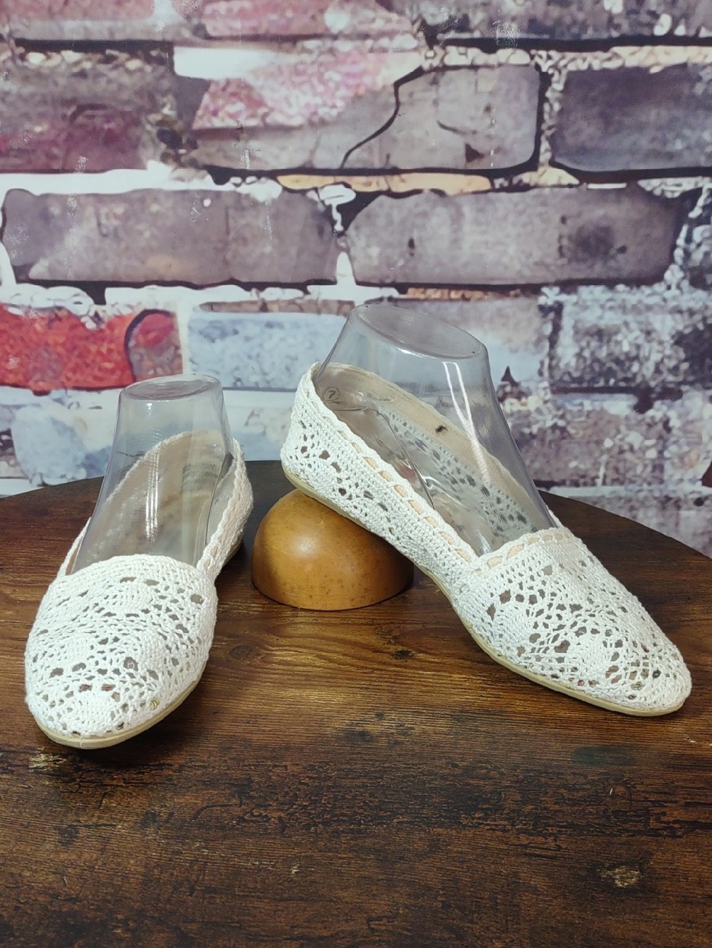 Sostanza Crochet Lace Slip-On Flats in White - Women's Casual Ballet Loafers